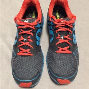 Mens Pearl izumi m3 running shoes!